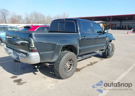 2013 Toyota Tacoma Base V6 z USA, uszkodzony, nr VIN 3TMLU4EN6DM132373